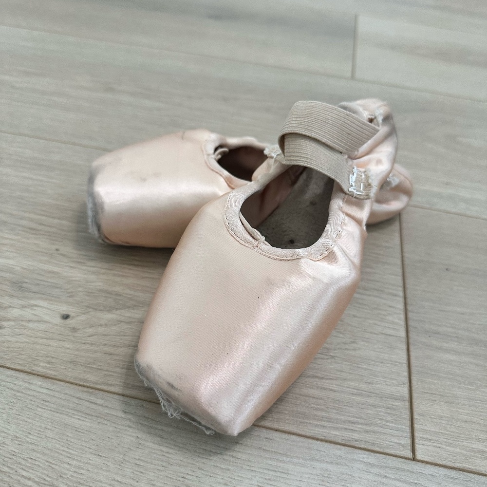 Bloch Euro Stretch Pointe Shoes 7xx Gently Used